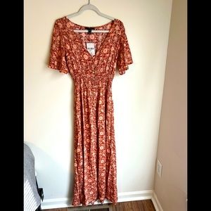 Forever21 floral dress. NWT never been worn.